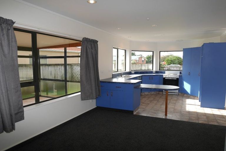 Photo of property in 15a Watson Drive, Paraparaumu Beach, Paraparaumu, 5032