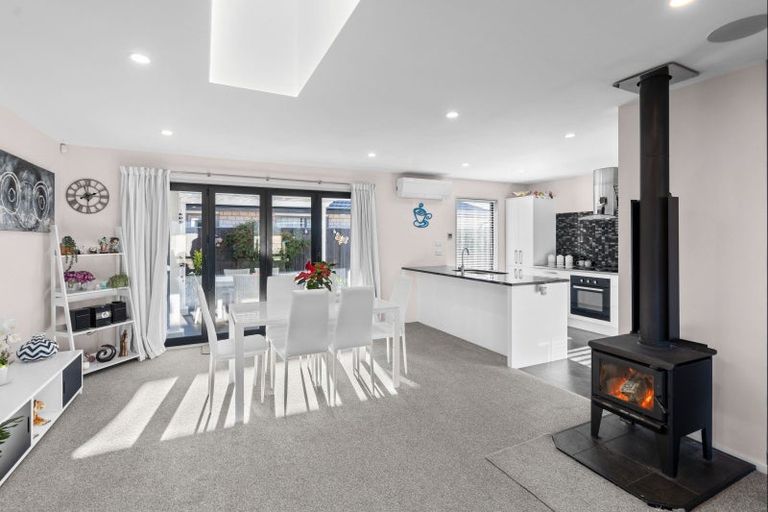 Photo of property in 27 Faringdon Boulevard, Rolleston, 7615