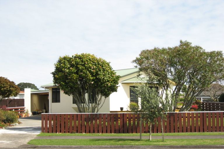 Photo of property in 15 Smeaton Road, Bell Block, New Plymouth, 4312