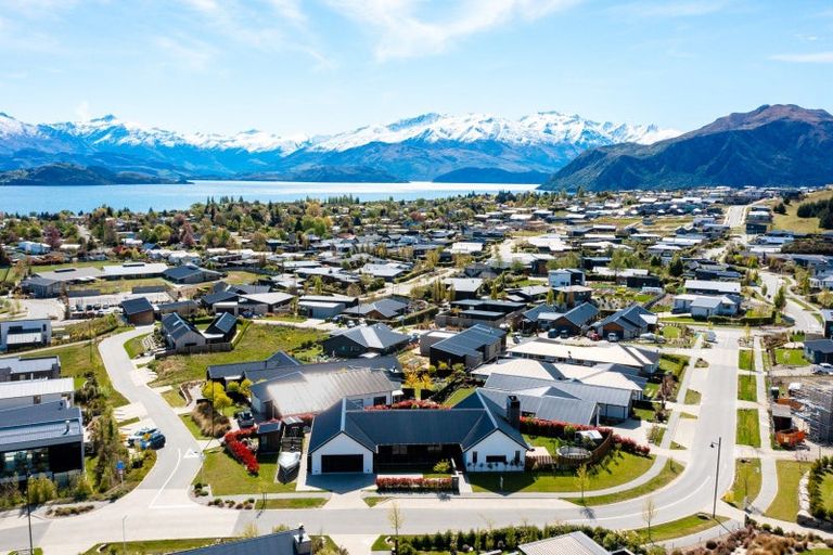 Photo of property in 13 Kotare Drive, Wanaka, 9305