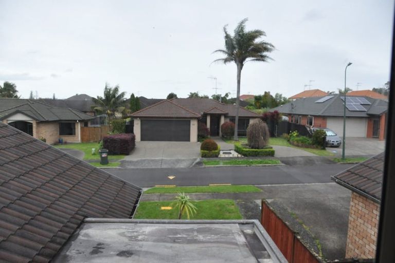 Photo of property in 42 Lilybank Crescent, East Tamaki, Auckland, 2013
