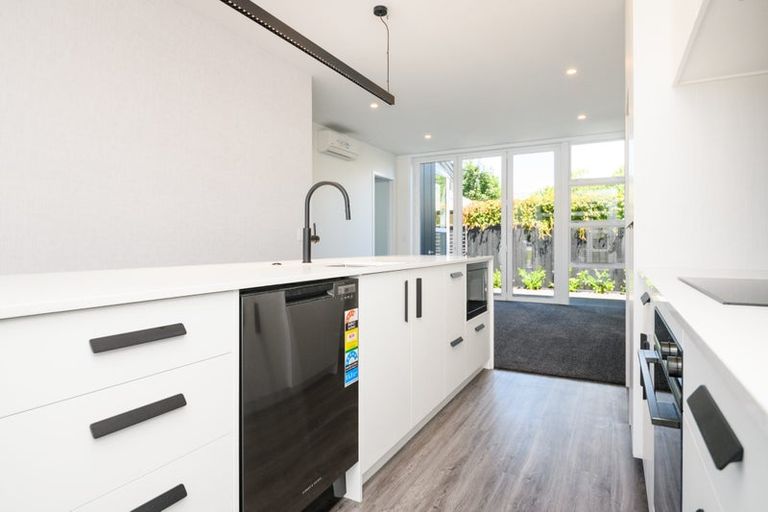 Photo of property in 6 Tuapapa Lane, Palmerston North, 4414