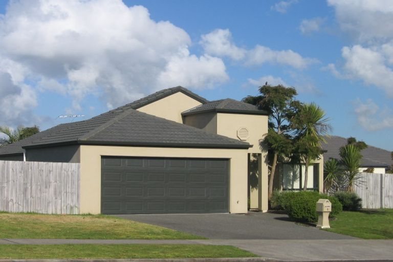 Photo of property in 8 Brinlack Drive, East Tamaki, Auckland, 2016