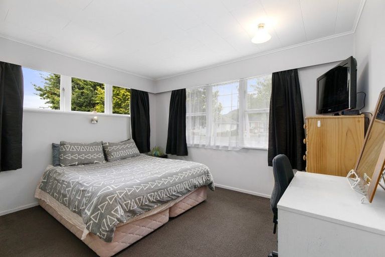Photo of property in 15 Maher Street, Elderslea, Upper Hutt, 5018