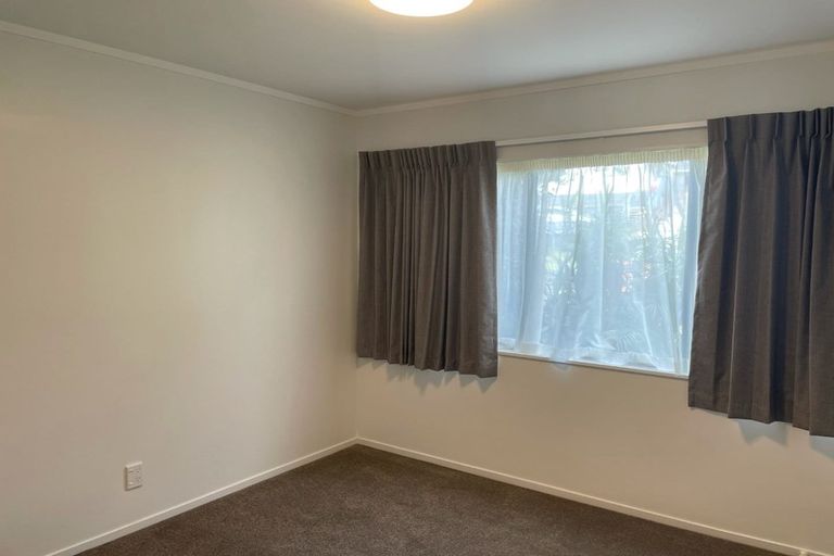 Photo of property in 2/14 Rakaia Rise, Clover Park, Auckland, 2019