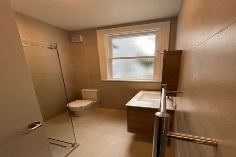 Photo of property in 18 Portland Crescent, Thorndon, Wellington, 6011