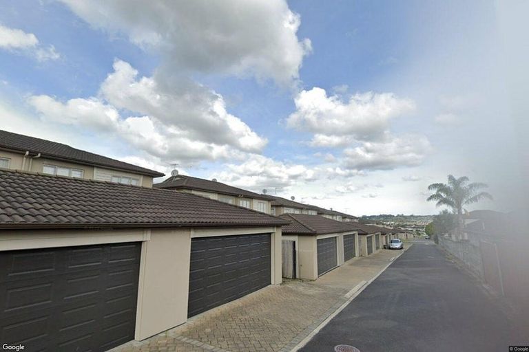 Photo of property in 103 Baverstock Road, Flat Bush, Auckland, 2016