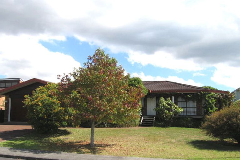 Photo of property in 4 Whiting Grove, West Harbour, Auckland, 0618