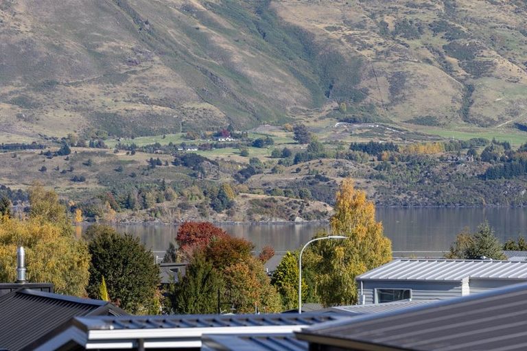 Photo of property in 60 Kirimoko Crescent, Wanaka, 9305