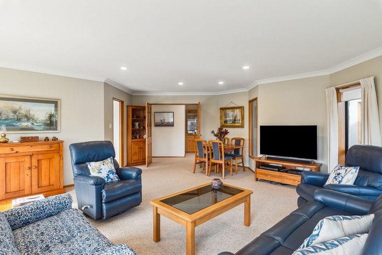 Photo of property in 11 Barrett Drive, Waikanae Beach, Waikanae, 5036