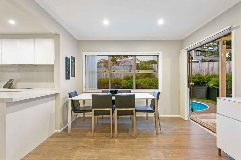 Photo of property in 1/40 Becroft Drive, Forrest Hill, Auckland, 0620