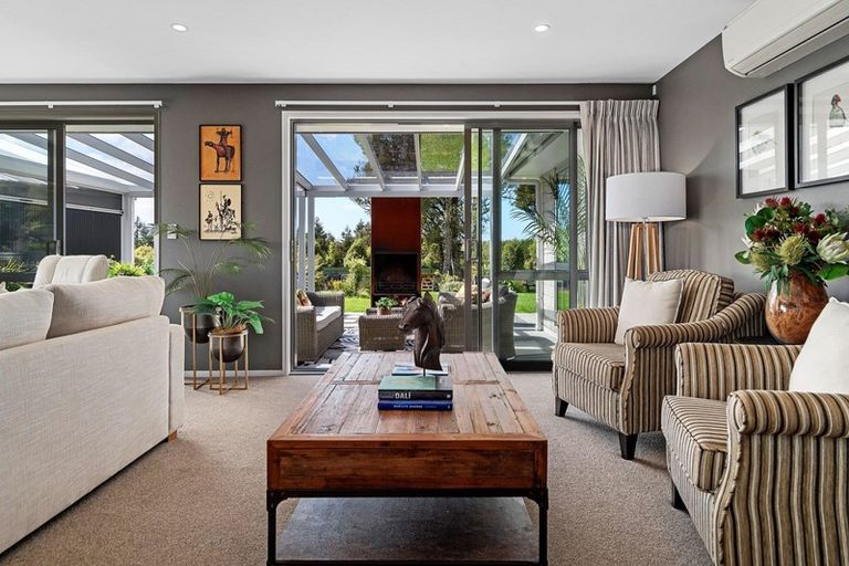 Photo of property in 12 Sarona Park Drive, Omanawa, Tauranga, 3171