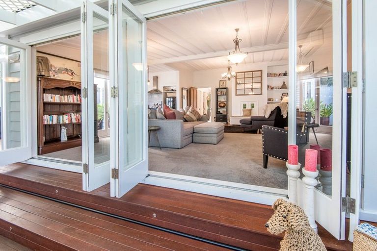 Photo of property in 6 Kapai Road, Devonport, Auckland, 0624