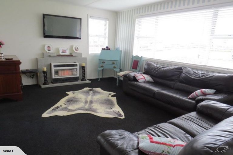 Photo of property in 30 Montgomery Street, Feilding, 4702