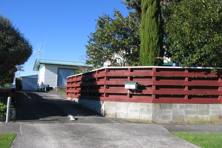 Photo of property in 8 Cohen Place, Milson, Palmerston North, 4414