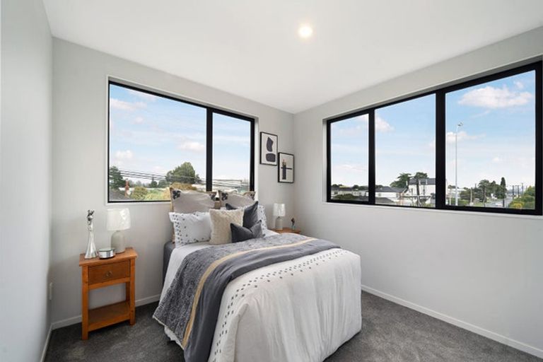 Photo of property in 2/30 Woodford Avenue, Henderson, Auckland, 0610