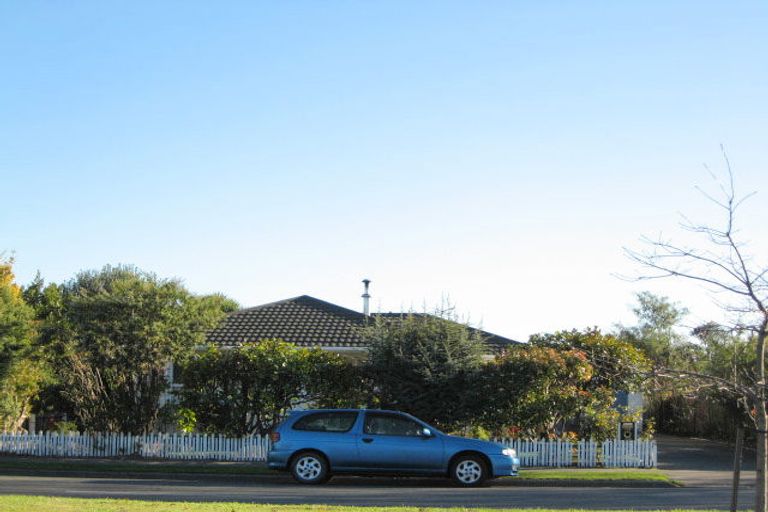 Photo of property in 235 Main North Road, Redwood, Christchurch, 8051