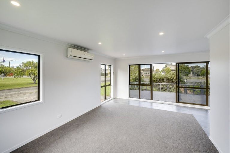 Photo of property in 22 Taradale Road, Marewa, Napier, 4110