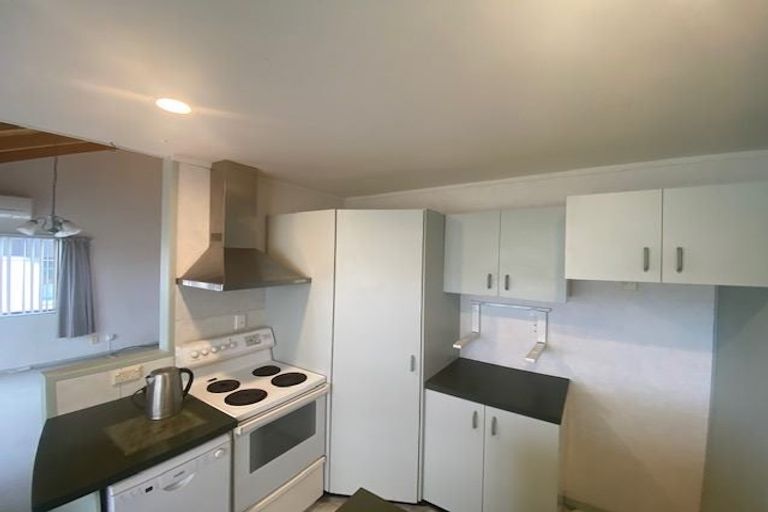 Photo of property in 75 One Tree Point Road, One Tree Point, 0118