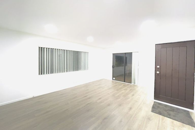 Photo of property in 32 Spalding Rise, Golflands, Auckland, 2013