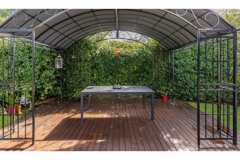 Photo of property in 11 Fairway Drive, Kerikeri, 0230