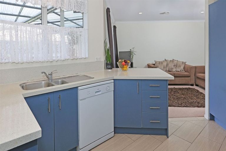 Photo of property in 26 Martin Jugum Lane, Ranui, Auckland, 0612