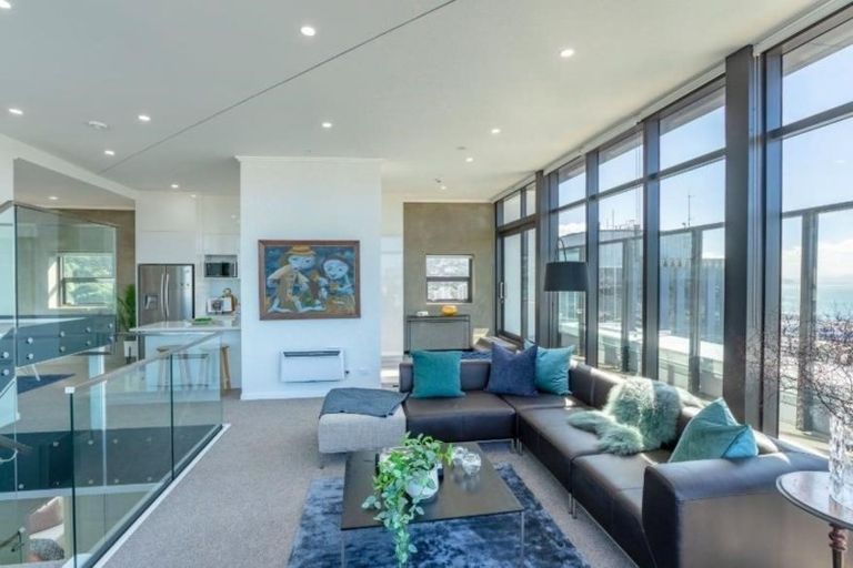 Photo of property in Frame Apartments, 1601/111 Molesworth Street, Thorndon, Wellington, 6011