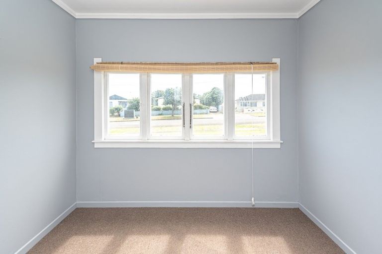 Photo of property in 34 Aotea Street, Castlecliff, Whanganui, 4501