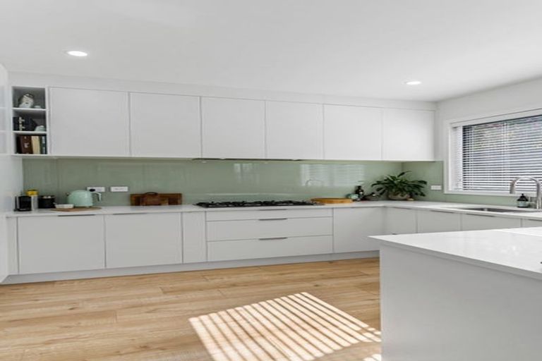 Photo of property in 29a Patons Road, Howick, Auckland, 2014