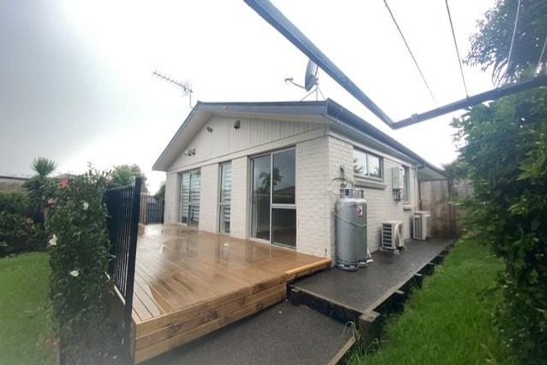 Photo of property in 12 Fielding Crescent, Farm Cove, Auckland, 2012