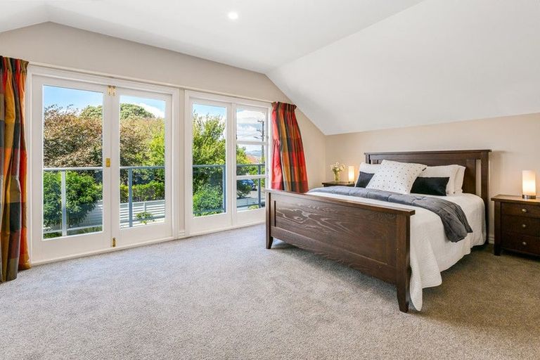 Photo of property in 61 Seaview Road, Paremata, Porirua, 5024