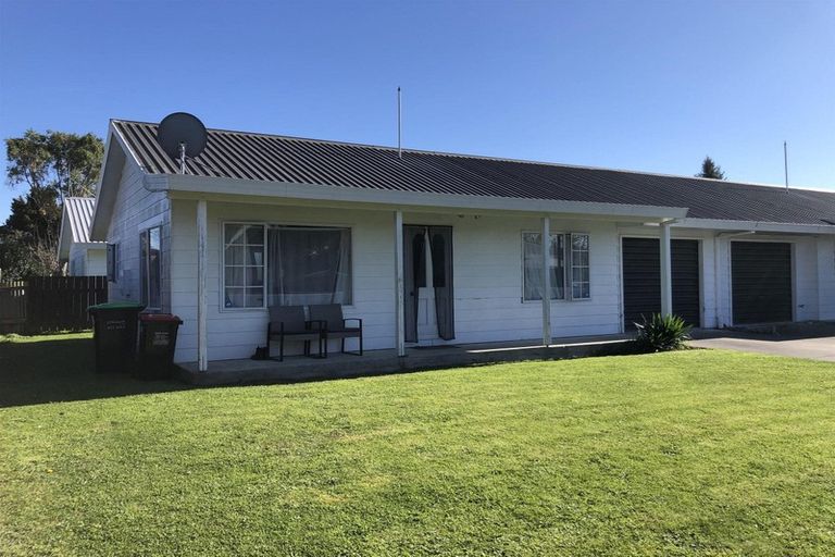 Photo of property in 2/815 Lawrence Street, Akina, Hastings, 4122