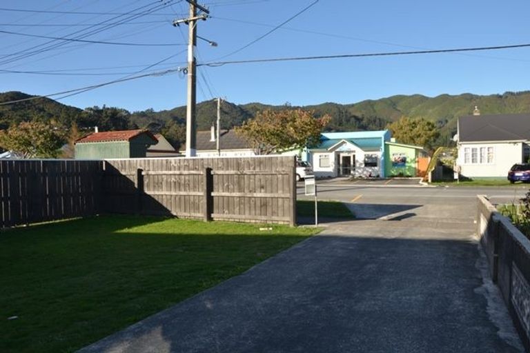 Photo of property in 251 Naenae Road, Naenae, Lower Hutt, 5011