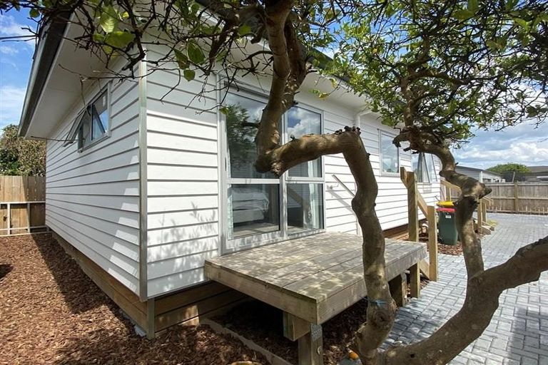 Photo of property in 104-104b Buckland Road, Mangere East, Auckland, 2024