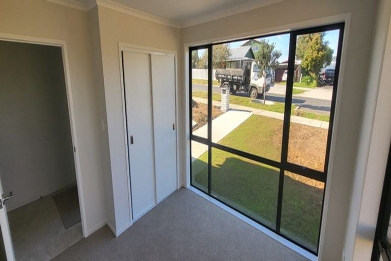 Photo of property in 49a Mclarin Road, Glenbrook, 2681