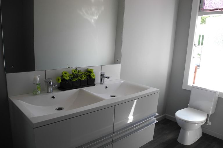 Photo of property in 30 Parsonage Road, Waimate, 7924