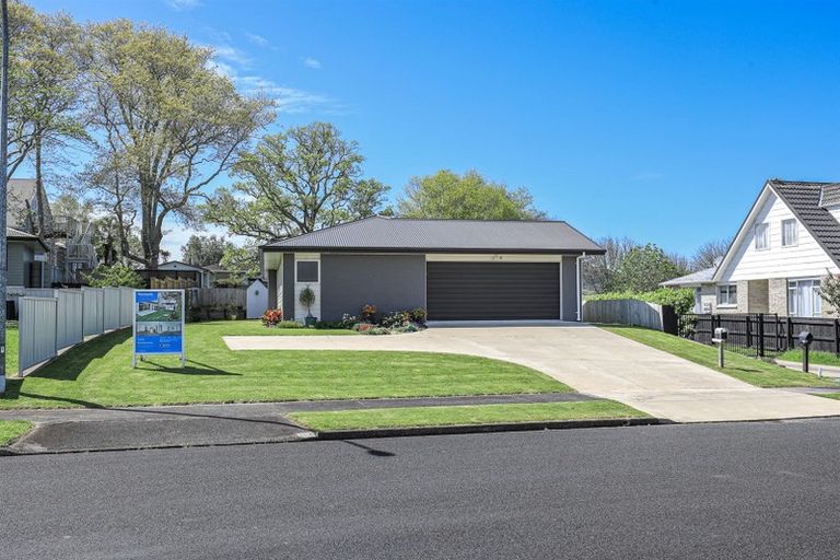 Photo of property in 14 Harlock Place, Huntly, 3700