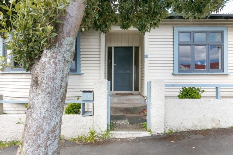 Photo of property in 19 Chatham Street, Berhampore, Wellington, 6023