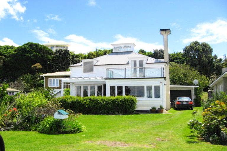 Photo of property in 28 Matakatia Parade, Matakatia, Whangaparaoa, 0930