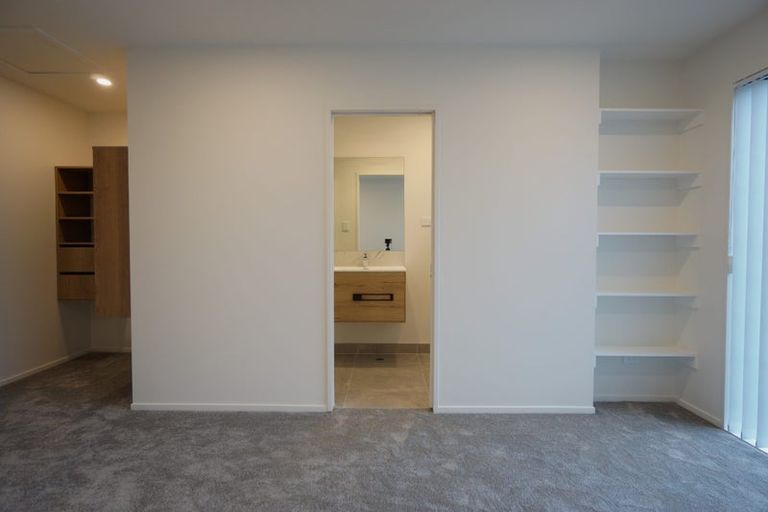 Photo of property in 3/26 Buscomb Avenue, Henderson, Auckland, 0610