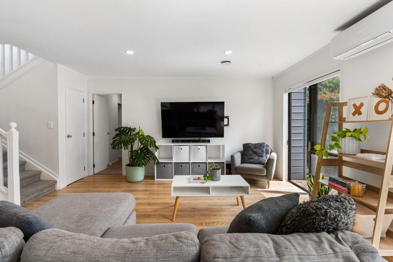 Photo of property in 2/13 Pinewood Grove, Botany Downs, Auckland, 2010