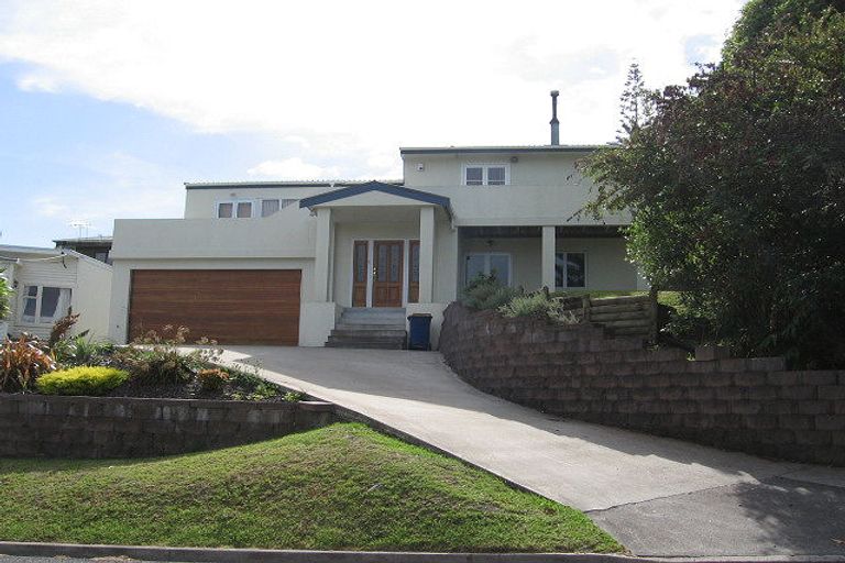 Photo of property in 21 Korotaha Terrace, Rothesay Bay, Auckland, 0630