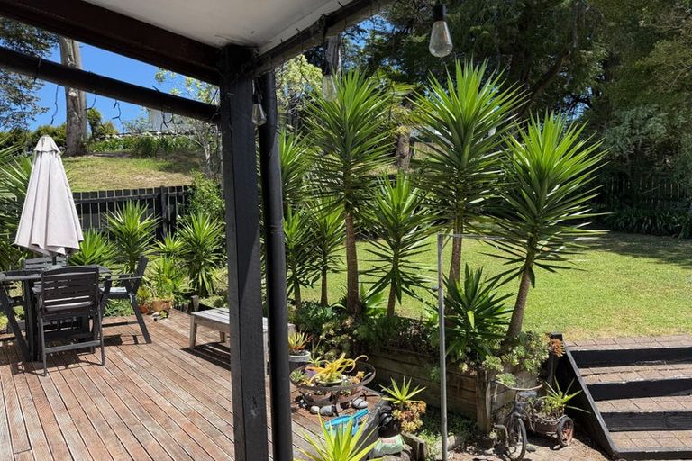 Photo of property in 12 Trengove Place, West Harbour, Auckland, 0618