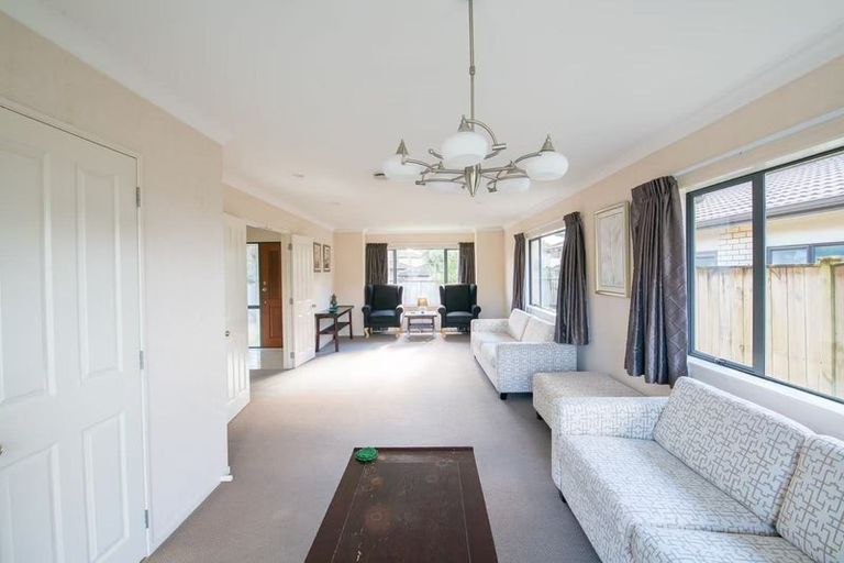 Photo of property in 14 Breon Place, Flat Bush, Auckland, 2016