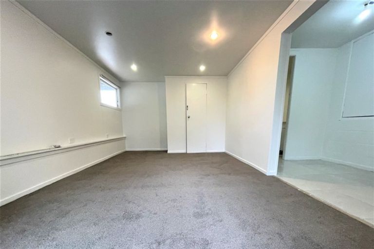 Photo of property in 1/70 Chartwell Avenue, Glenfield, Auckland, 0629
