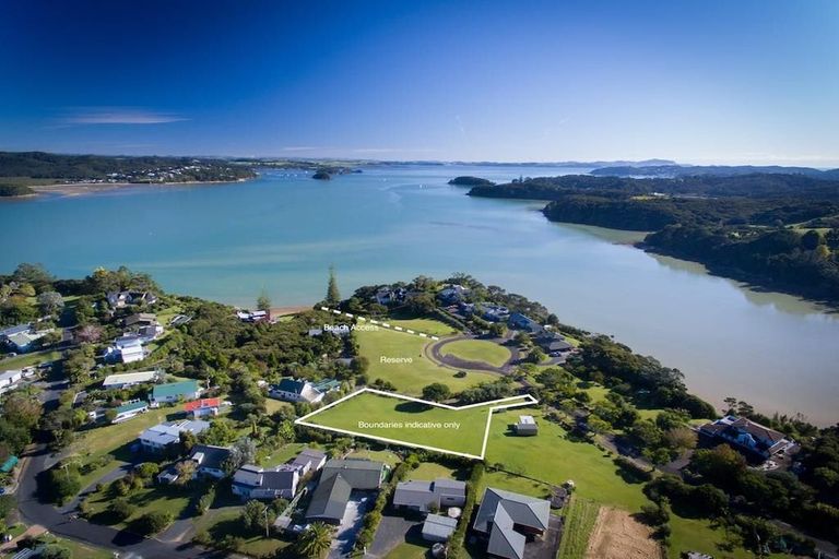 Photo of property in 3 James Clendon Place, Okiato, Russell, 0272