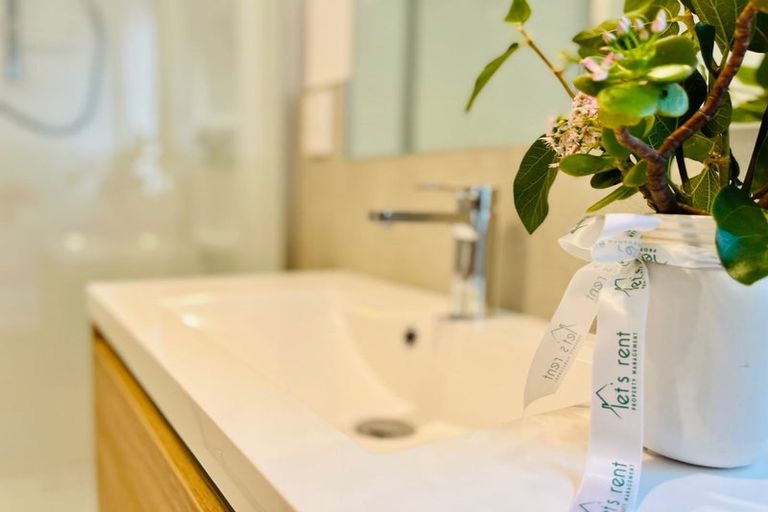 Photo of property in 3 Kitea Place, Mangere, Auckland, 2022