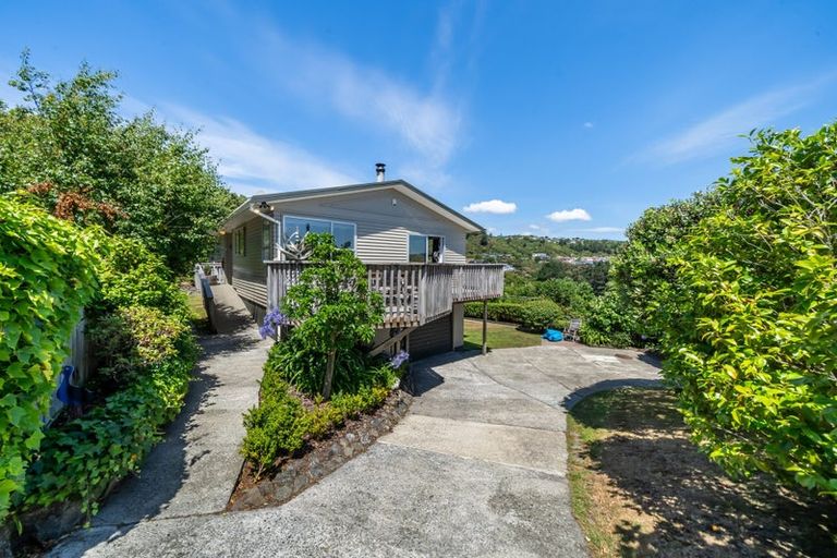 Photo of property in 11 Moray Place, Papakowhai, Porirua, 5024