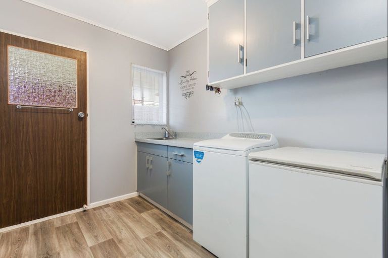 Photo of property in 120 Benmore Avenue, Cloverlea, Palmerston North, 4412