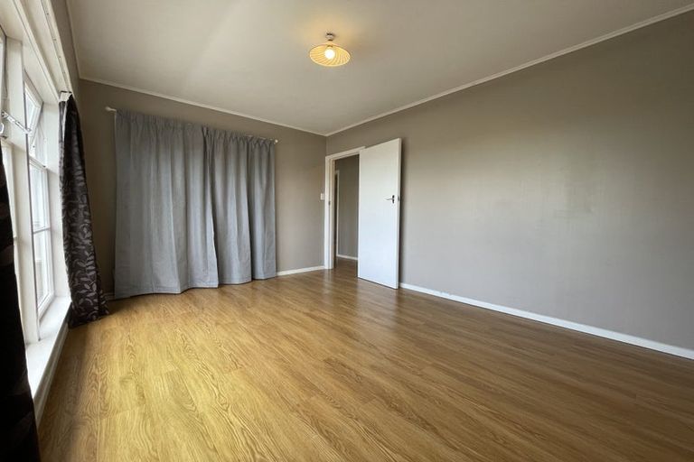 Photo of property in 117 Forrest Hill Road, Forrest Hill, Auckland, 0620